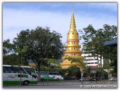 Stupa of the Wat Chayamangkalaram Siamese Buddhist Temple
