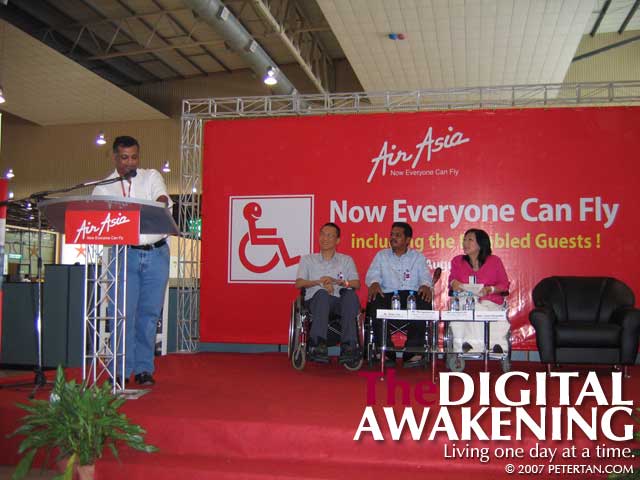 AirAsia GCEO Dato' Tony Fernandes giving his speech at the press conference at LCCT-KLIA