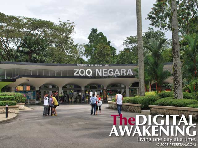 The entrance to Zoo Negara Malaysia